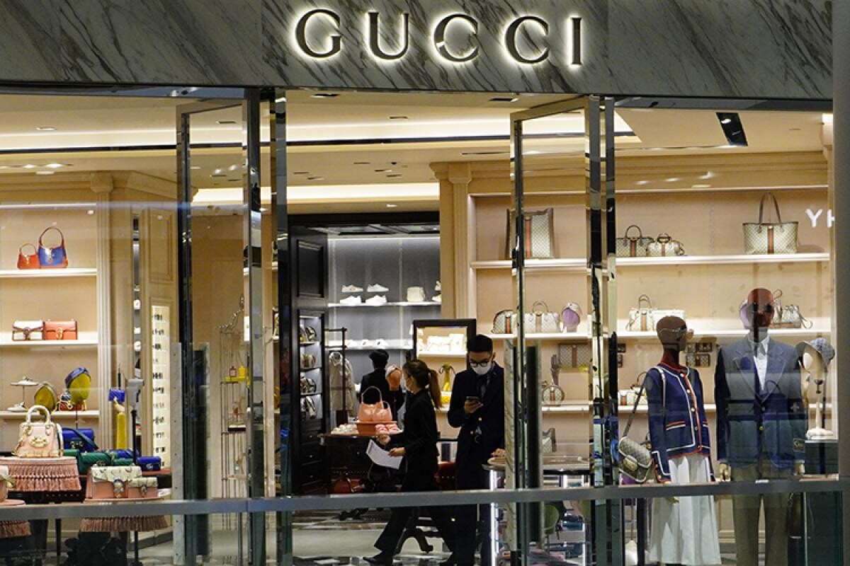 Gucci este unul dintre cele mai celebre case de modă