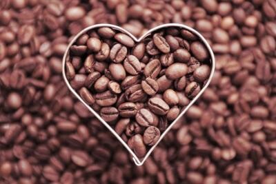 Cafeaua poate avea și efecte nefaste, dacă ajungi să bei mai mult de 3 cești pe zi. Foto: Pixabay