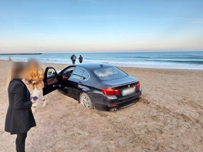 Primăria Constanța: accesul autovehiculelor este interzis pe plajă, iar polițiștii locali vor sancționa pe oricine încalcă prevederile legale în vigoare.