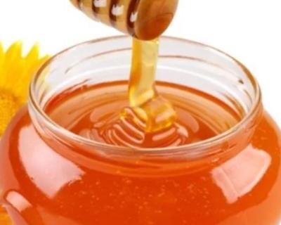 Zece utilizări mai puțin cunoscute ale mierii de albine. Bogată în vitamine şi minerale, mierea este un remediu excelent pentru sănătate 