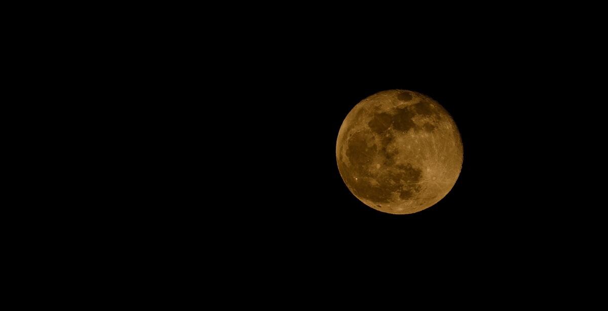 Luna ar trebui să aibă propriul fus orar / Foto: pexels, Brett Sayles