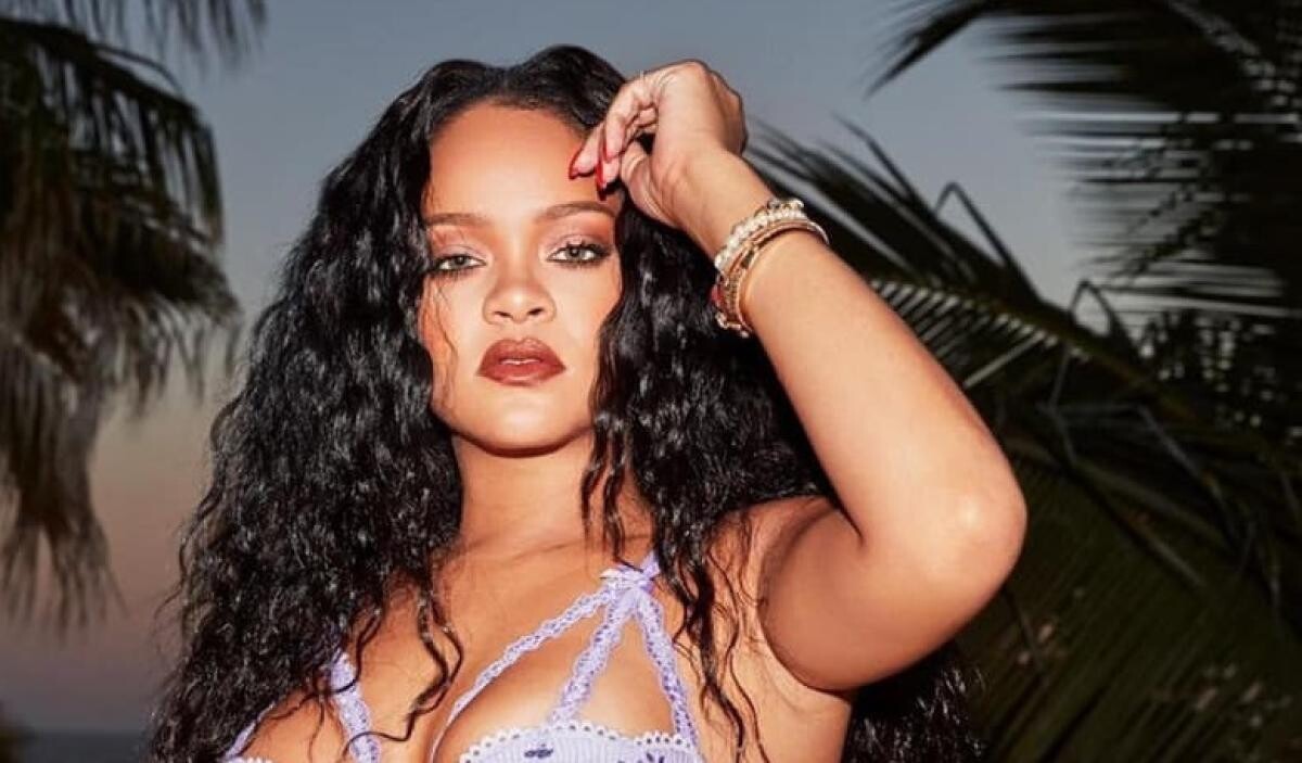 Primele indicii despre sexul bebelușului pe care îl așteaptă Rihanna