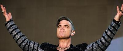 Sindromul bizar de care suferă Robbie Williams. De necrezut ce face artistul când doarme