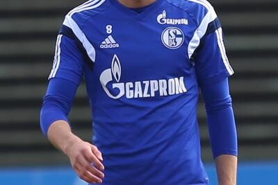 Echipa de fotbal germană Shalke 04 își schimbă tricourile / Foto: Wiki