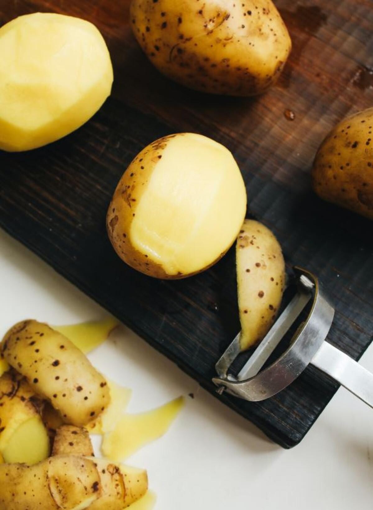 Cartofi și dovlecei la cuptor - un preparat super gustos pentru o cină cu prietenii. Sursa - Pexels