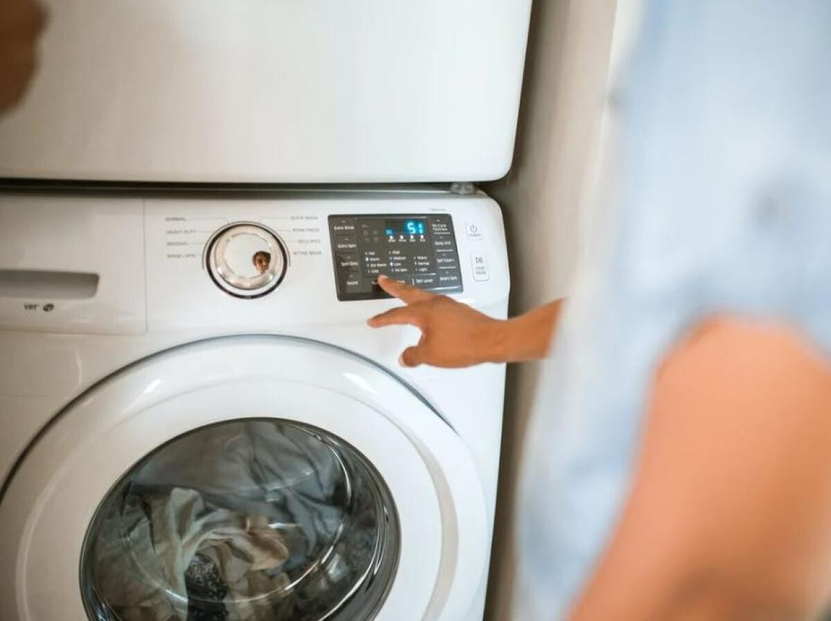 Curăță mașina de spălat cu un ingredient din cămară, în doar câteva minute va arăta ca nouă. Sursa - Pexels
