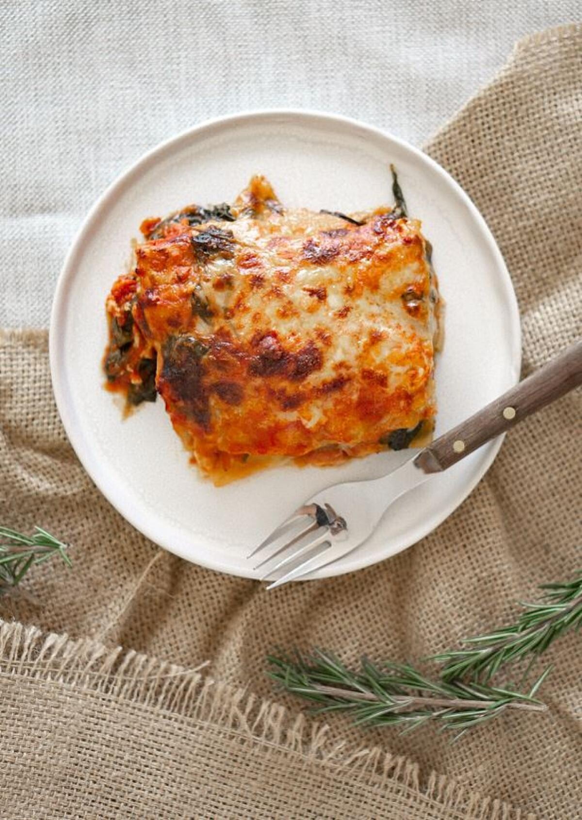 Lasagna pentru leneși, o rețetă pe care chiar și un adolescent o poate prepara. Sursa - Pexels