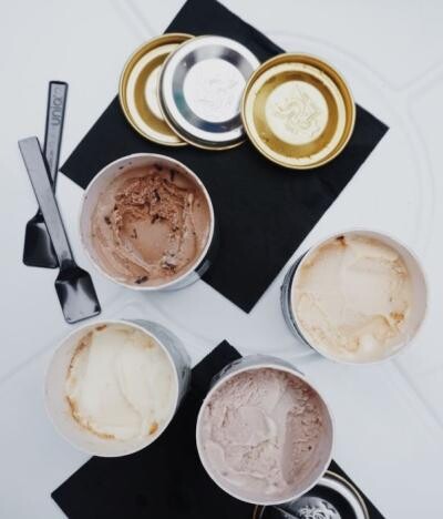 Înghețată cremoasă cu cafea - doar 3 ingrediente pentru un desert proaspăt și dulce. Sursa - Pexels.