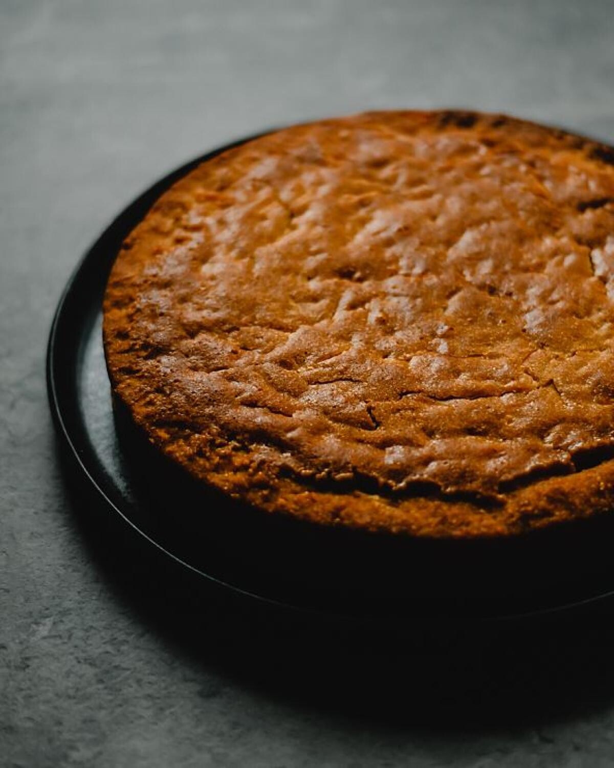 Prăjitură de ciocolată, cu făină integrală și fără ouă, un desert sățios și delicios. Sursa - Pexels