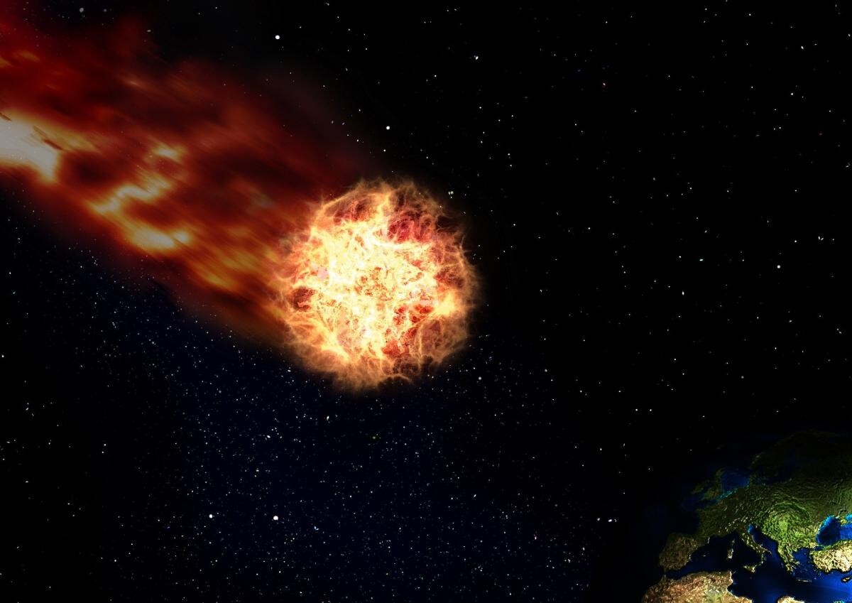 Britanicii, nedumeriți, după ce au văzut o "minge de foc'' misterioasă pe cer. Ce ar putea fi / Foto: Pixabay, de Geralt