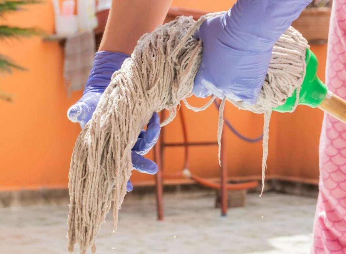 Faci curățenie. Adaugă un ingredient în găleată și vei uita de murdărie o lungă perioadă. Sursa - pixabay.com