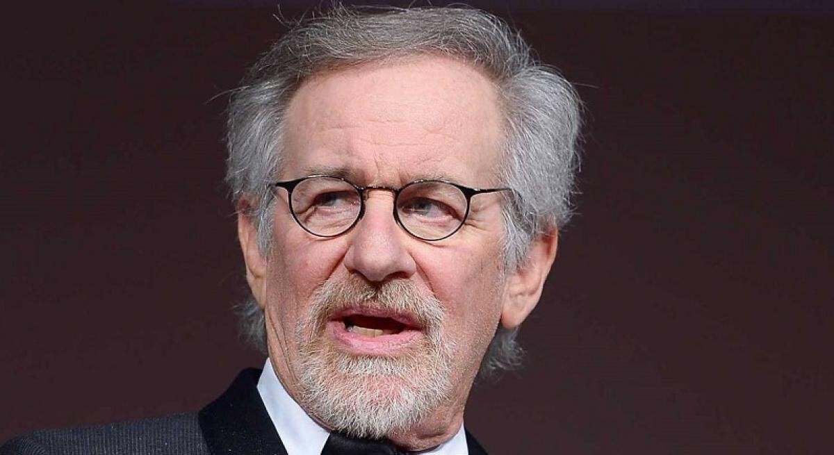 Steven Spielberg intenţionează să regizeze un serial TV