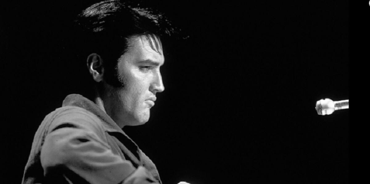 Elvis Presley a fost "jignit" de John Lennon / Facebook
