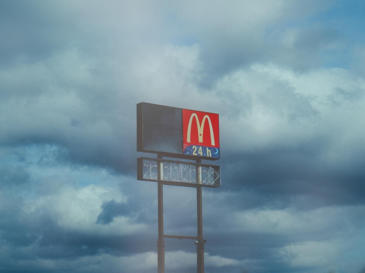 Există un motiv pentru care Coca-Cola de la McDonald's are un gust mai bun decât toate celelalte / Photo by Lany-Jade Mondou