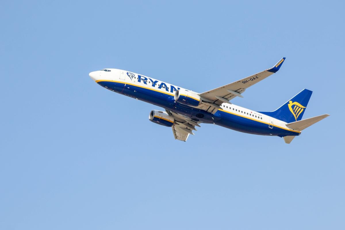 Ryanair anunţă profituri record în perioada sărbătorilor de iarnă / Photo by RON ROV