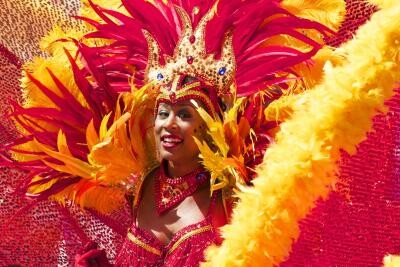 Carnavalul de la Rio: Ritmuri asurzitoare, pene multicolore şi paiete în a doua seară a defilărilor pe Sambadrom / Pixabay 