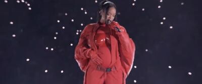 Rihanna a înregistrat o creștere de 390% a vânzărilor de melodii după Super Bowl