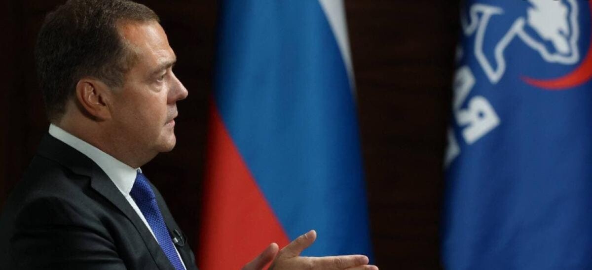 Rusia: Dmitri Medvedev crede că americanii ''au luat-o razna'' / Facebook