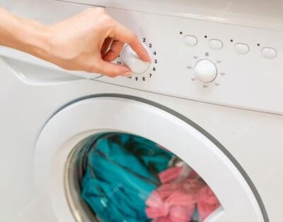 Curăța mașina de spălat de calcar, folosind o metodă neobișnuită. Iată ce trebuie să faci. Sursa foto: freepik.com