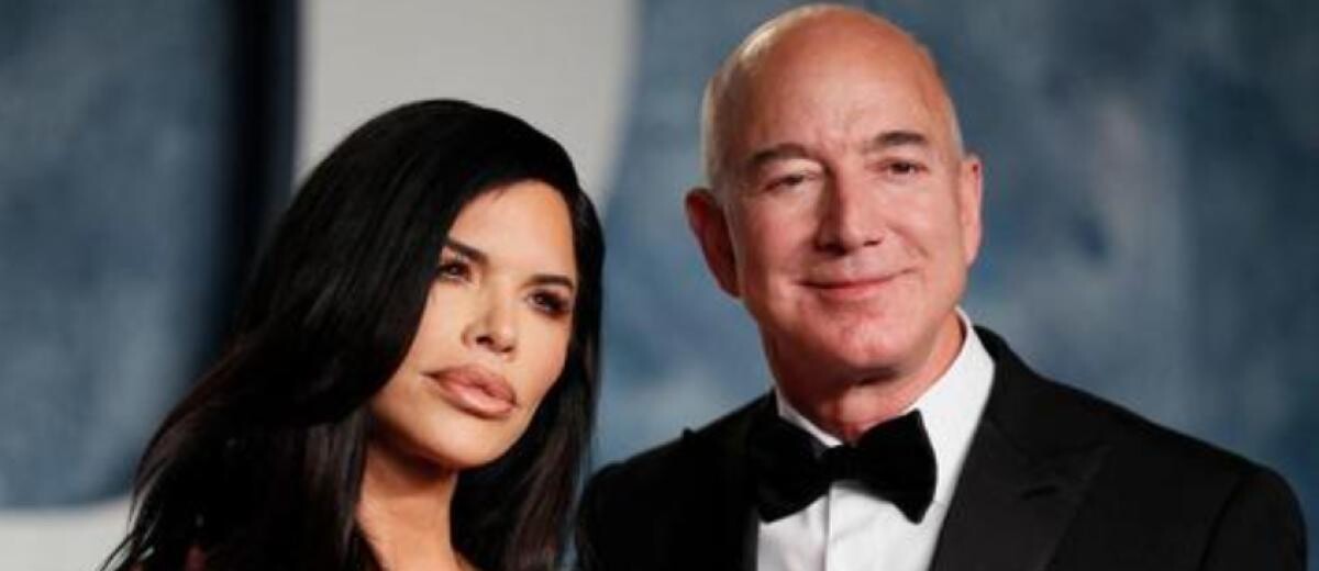 Jeff Bezos s-a logodit cu iubita lui