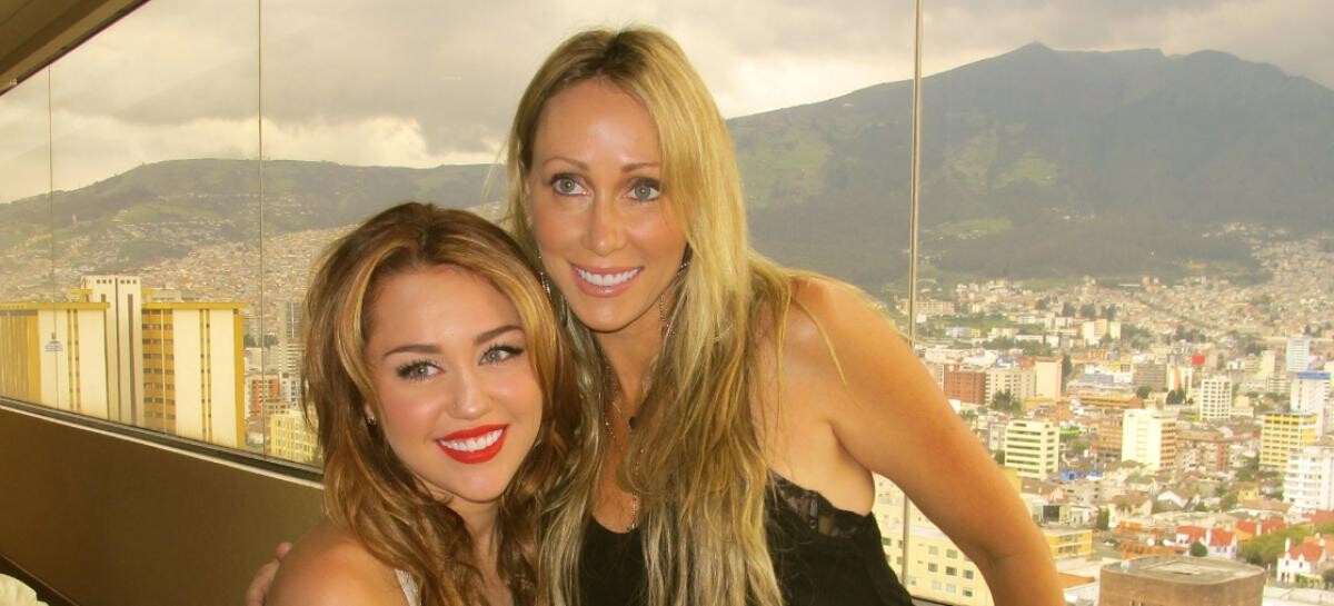Mama lui Miley Cyrus, cerută de soție de un actor din Prison Break, la un an de la divorțul de Billy Ray Cyrus