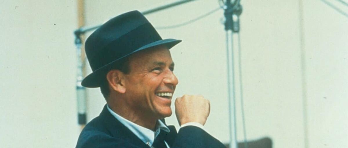 Debutul lui Frank Sinatra și obiectele ciudate cu care a fost înmormântat / Facebook