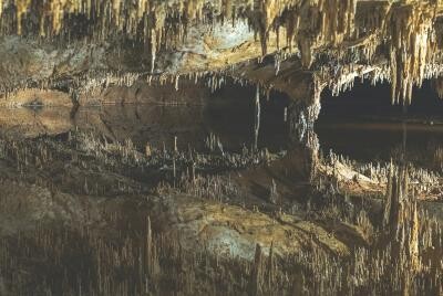O peșteră care oferă o mulțime de informații utile