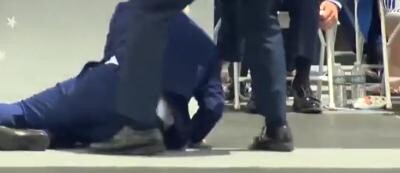 Joe Biden a căzut de pe scenă (VIDEO)