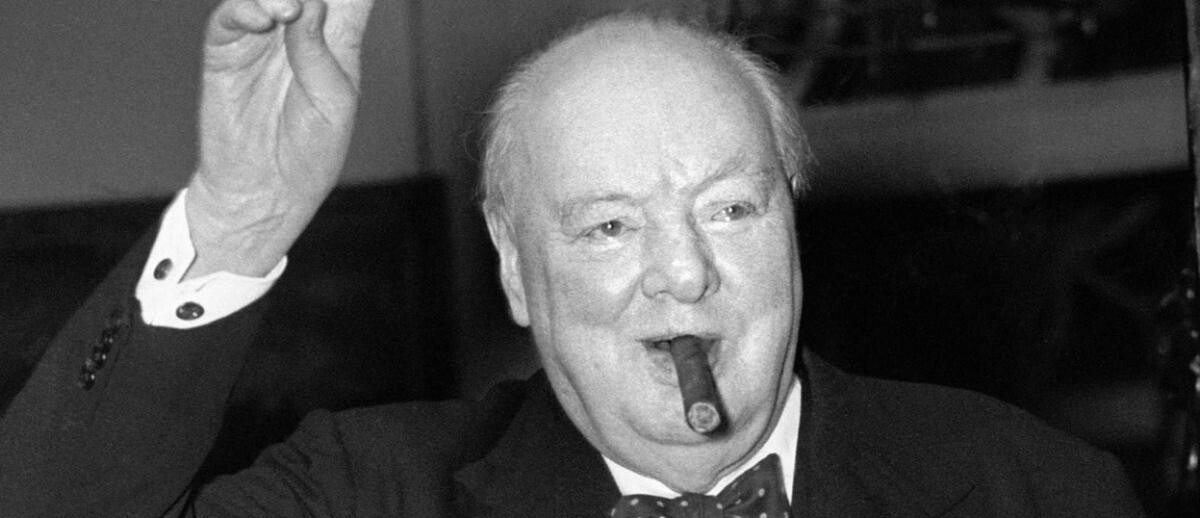 Trabucul PE JUMĂTATE fumat de Winston Churchill, pus la LICITAȚIE în Marea Britanie