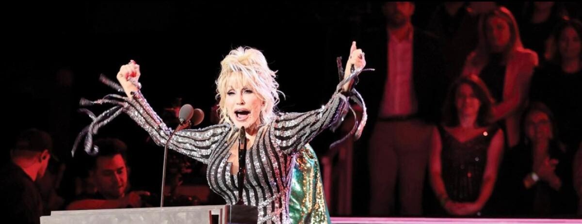 Secretul lui Dolly Parton pentru ten: Nu am timp să îmbătrânesc