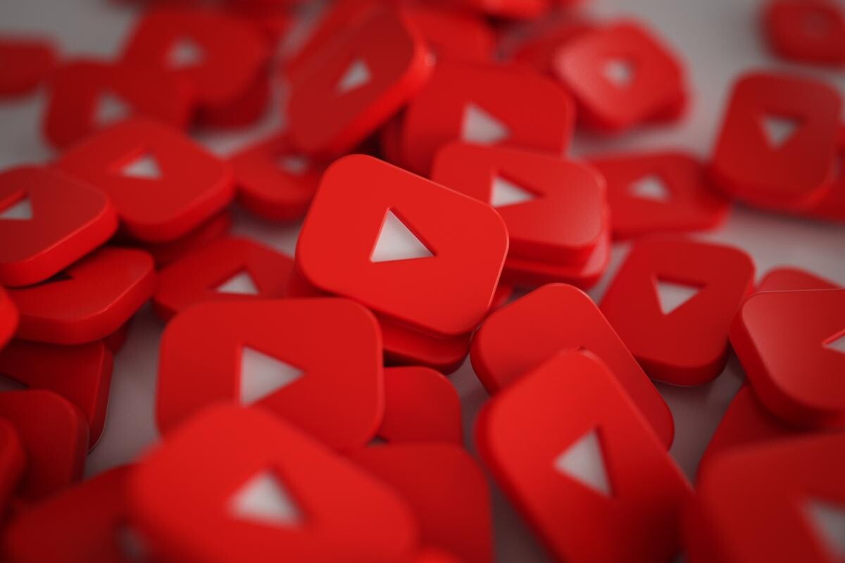YouTube restricţionează vizionarea videoclipurilor. Totul pentru protejarea sănătății mentale a adolescenților/Freepik
